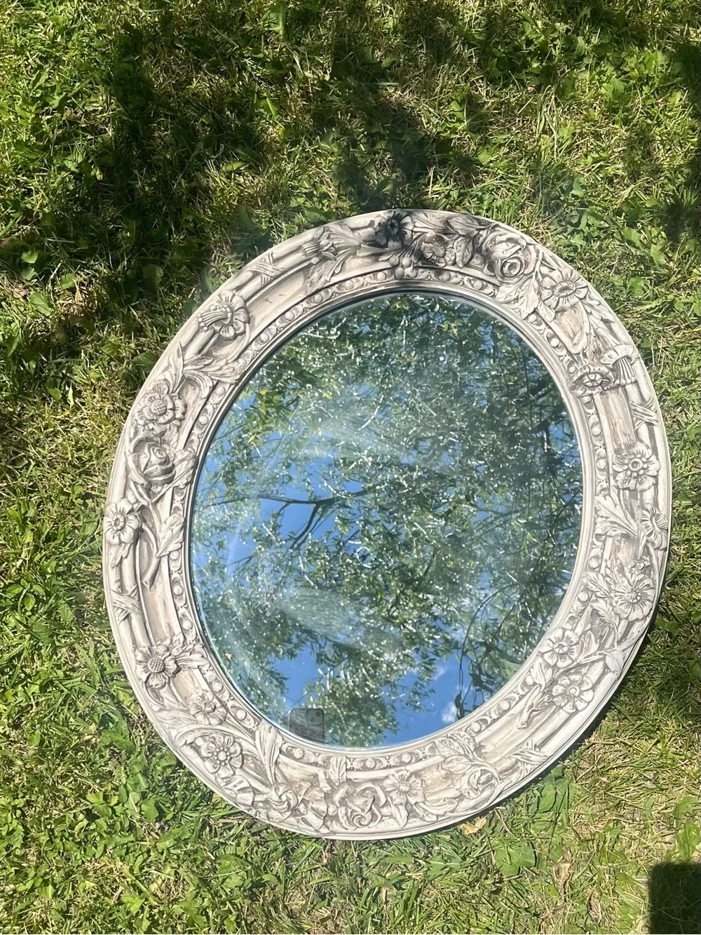 Vintage Ornate Round Wall Mirror in Distressed White